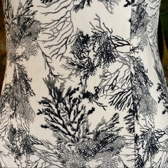 Leggiadro Fitted Above Knee Coral Print Dress - Picture 5 of 5